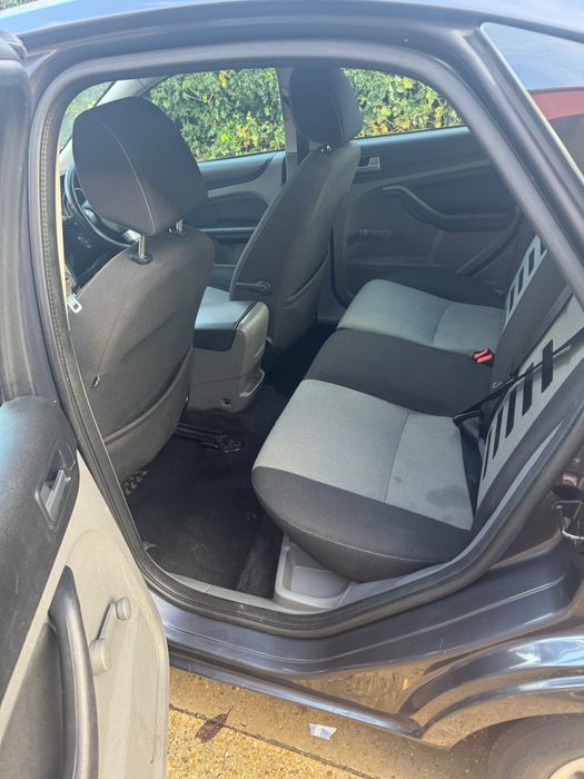 Ford focus 1.6 benzina