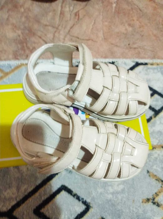 Босоножки на девочку
