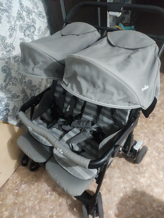 Продаю коляску для близнящек или погодок