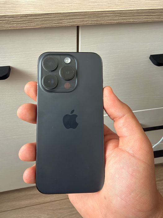 iPhone 15 pro 128gb