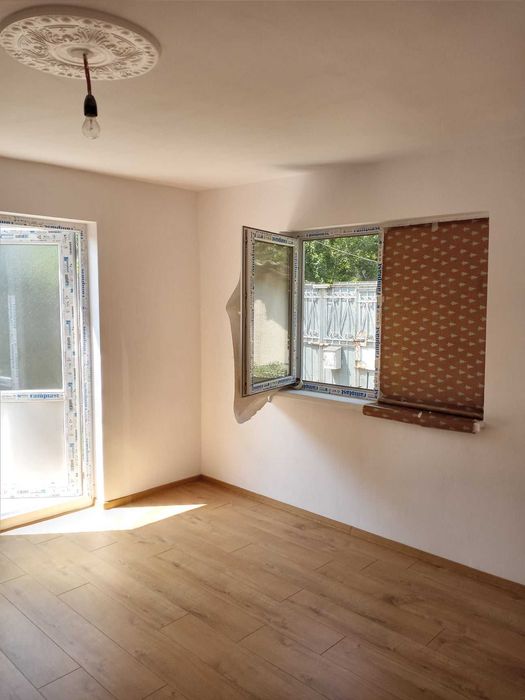 Casa de  vanzare , zona pod Brailita