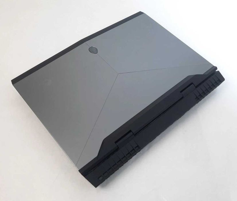 Alienware/Core i7-7820HK/GTX 1080 8GB 200W/16GB RAM/512G SSD/QHD 120hz
