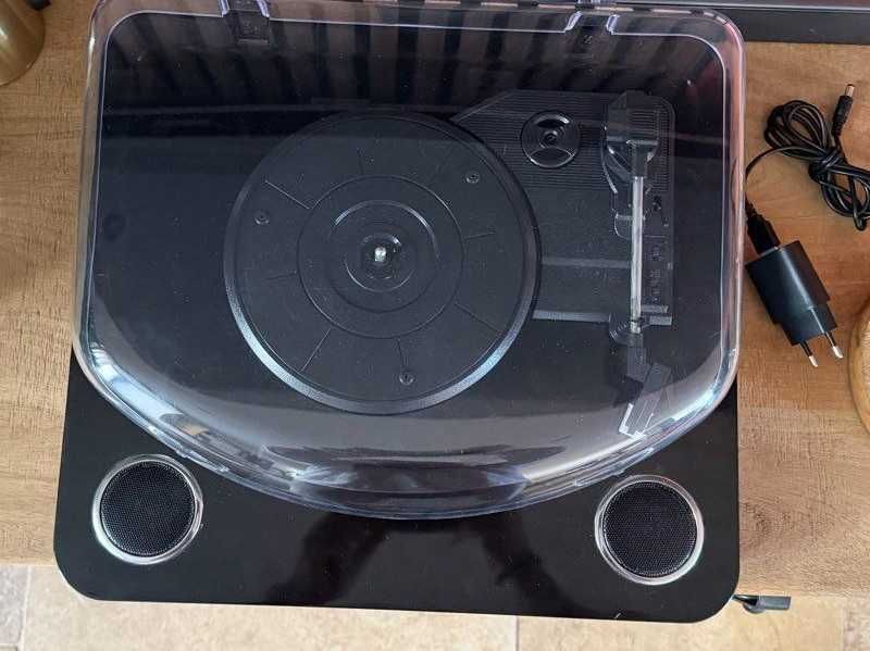 Pick-up MAGINON, boxe incorporate, USB, Bluetooth & conversie MP3