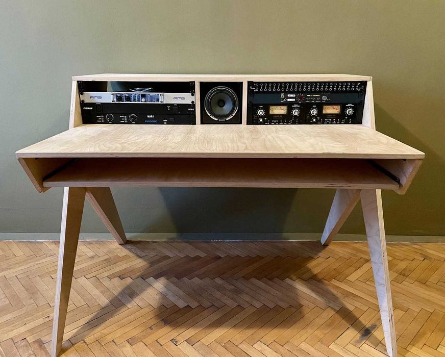 Студийно бюро/Mixing desk