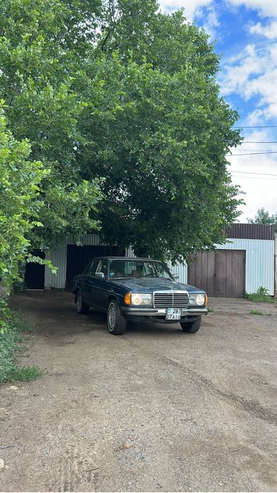 Продам мерс w123 седан 1978 года