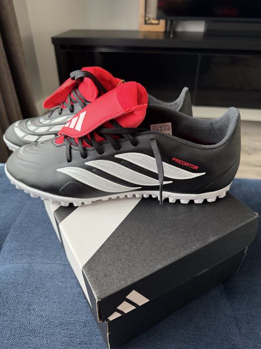 vand adidas predator de sintetic nr 42 noi cu eticheta