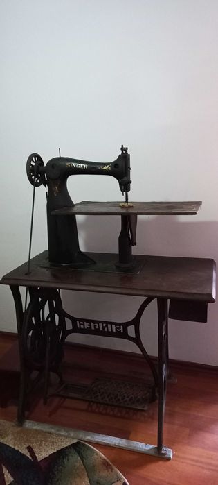 Masina de cusut incaltaminte/ haine Singer