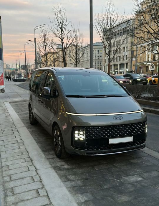 Аренда Hyundai Staria 2024 с водителем в Алматы пассажирские перевозки