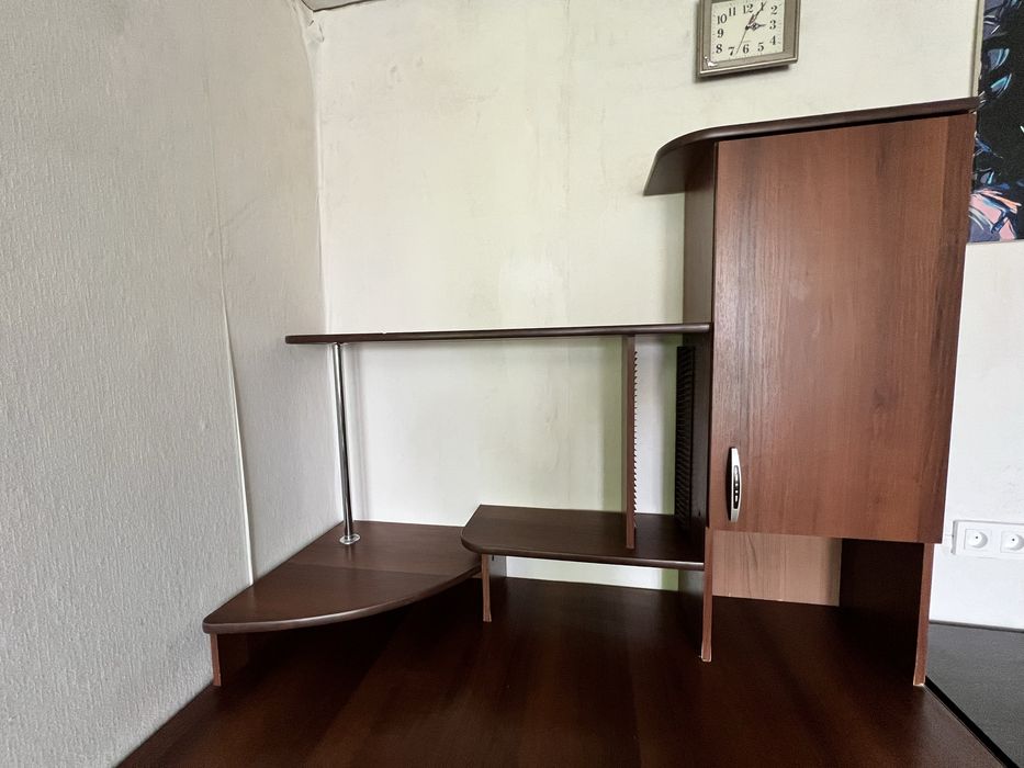 Продам стол б/у самовывоз