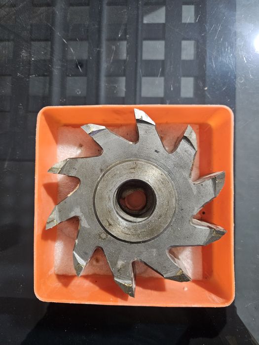 Фреза по дерево победит