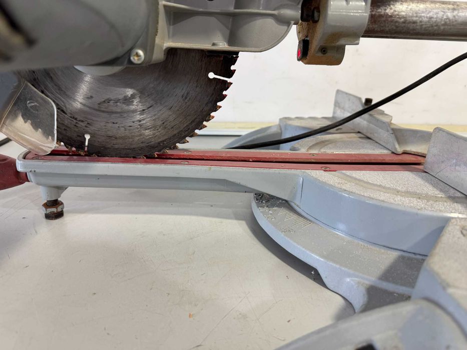 Циркуляр пендула - Pro 1500W / 210мм