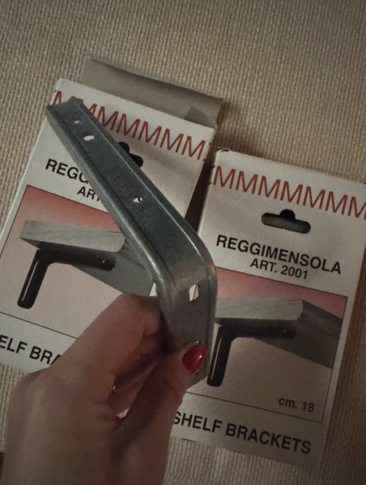 Suporturi metalice pentru polite