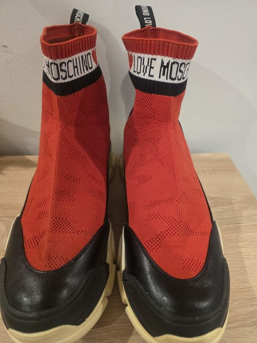 Ghete Moschino soseta