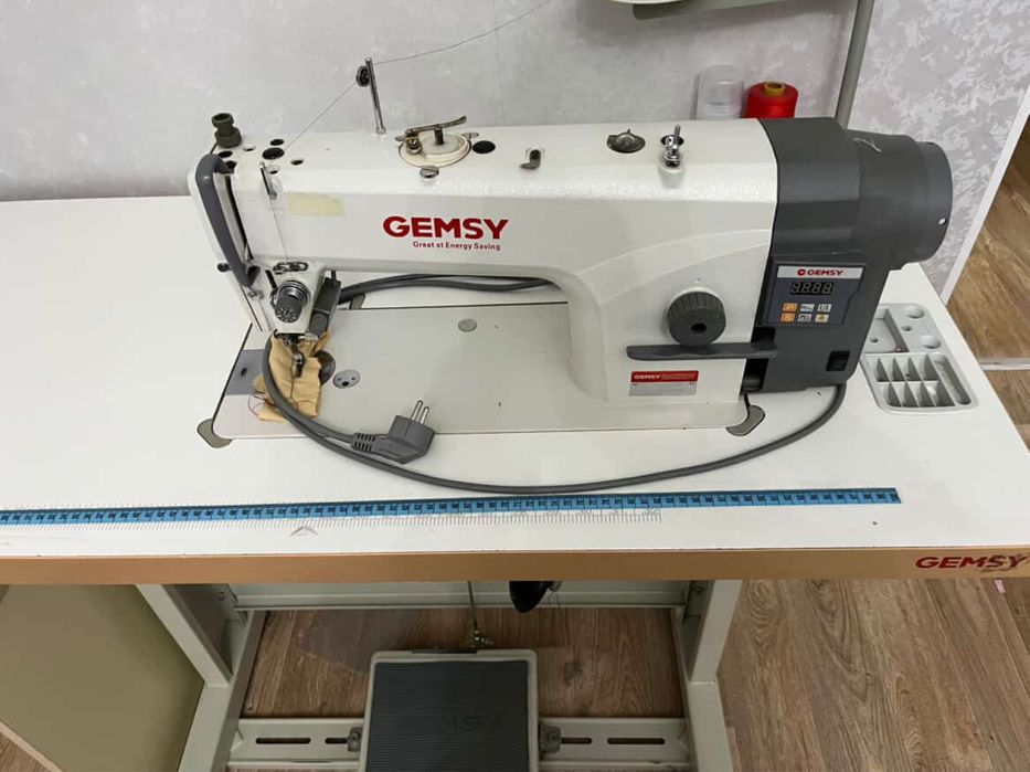 продается швейная машина Gemsy
