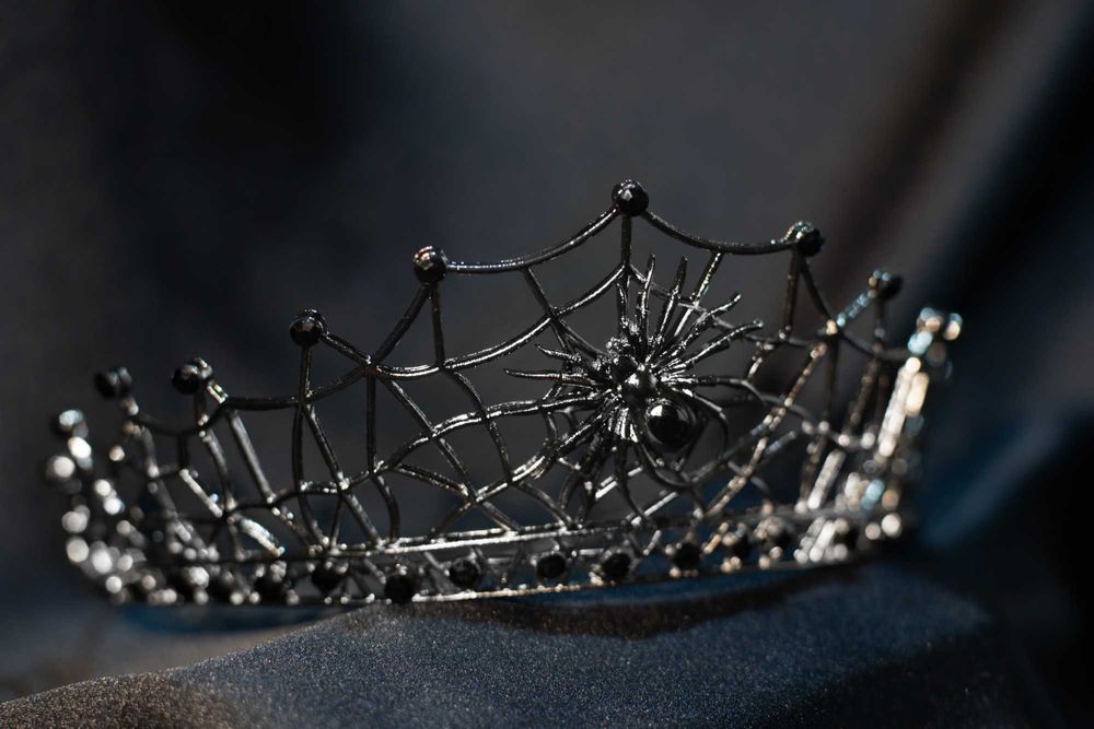 Черная готическая диадема "Паук"