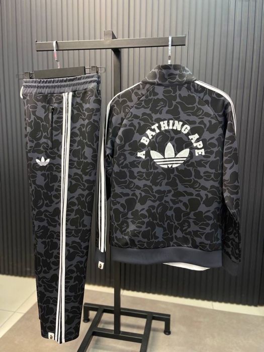 А bathing ape екипи