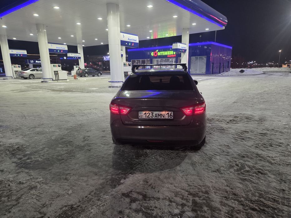 Продам Весту в отличном состоянии