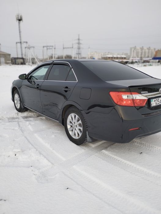 Продам машину Toyota Camry.
