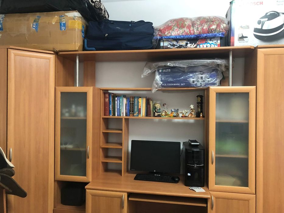 Настенный с кроватью