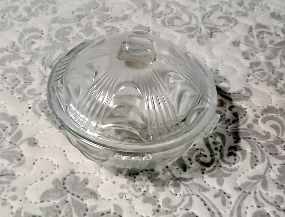 Соц кристална бонбониера / захарница с капак Арт Деко стил, перфектна