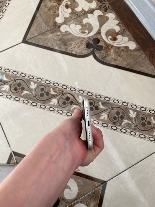 Айфон 11 сатылады