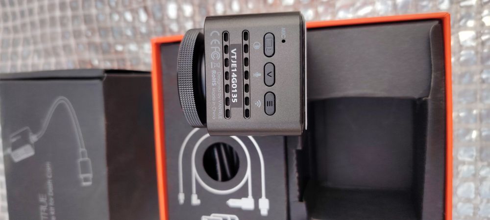 Vantrue cu telecomanda și comanda vocala.