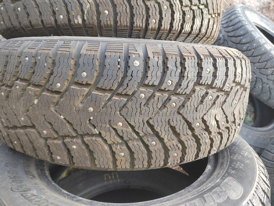 Продам комплект зимних шин