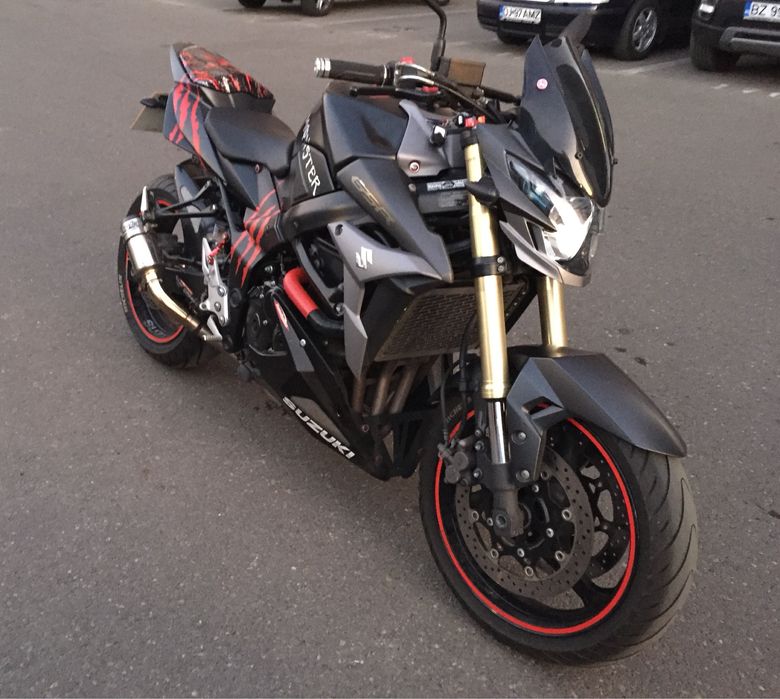 Suzuki GSR 750 - 2015
