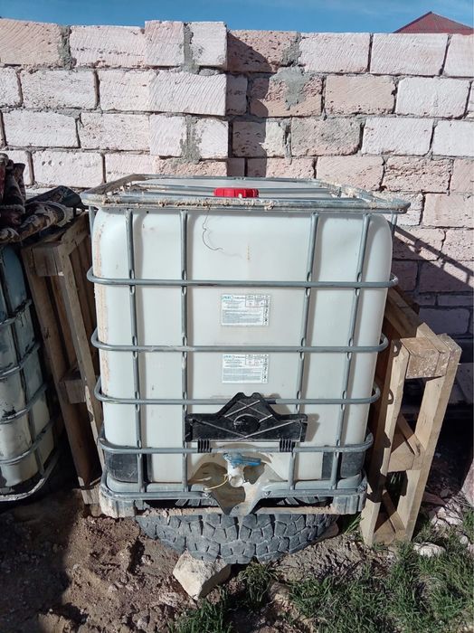 Тонник  емкость , и кондиционер рабочий