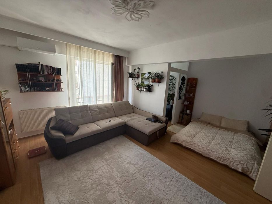 Ofer spre vanzare Apartament cu o Camera / Studio in zona Centrala Etaj 1