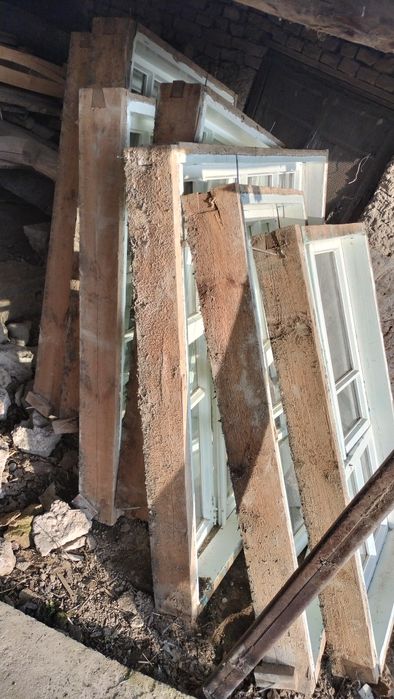 Oyna romlari karobkasi bilan sotiladi. Juda ham baquvvat