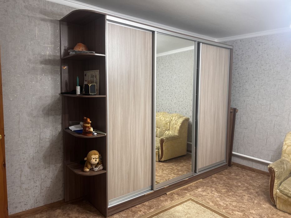 Продам шкаф спальный