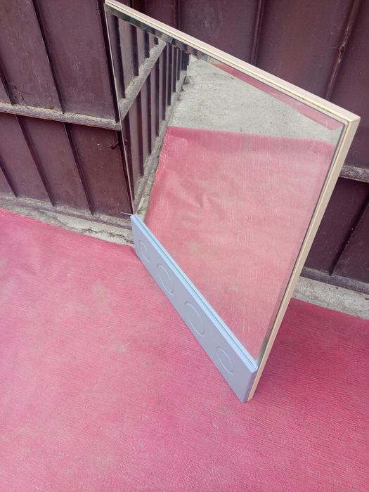 Зеркало в оригинале .