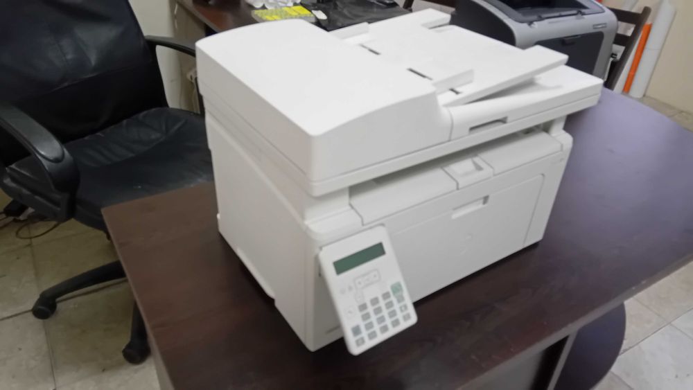 Като нов! Лазерен принтер 3в1 HP LaserJet Pro MFP M130fn с мрежа и ADF