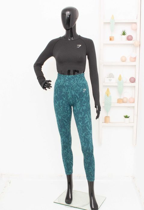 Gymshark дамски комплект кроп топ тъмно сив + клин за фитнес XS