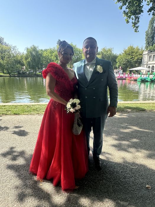 Vand rochie de nasa, rosie, facuta in atelier