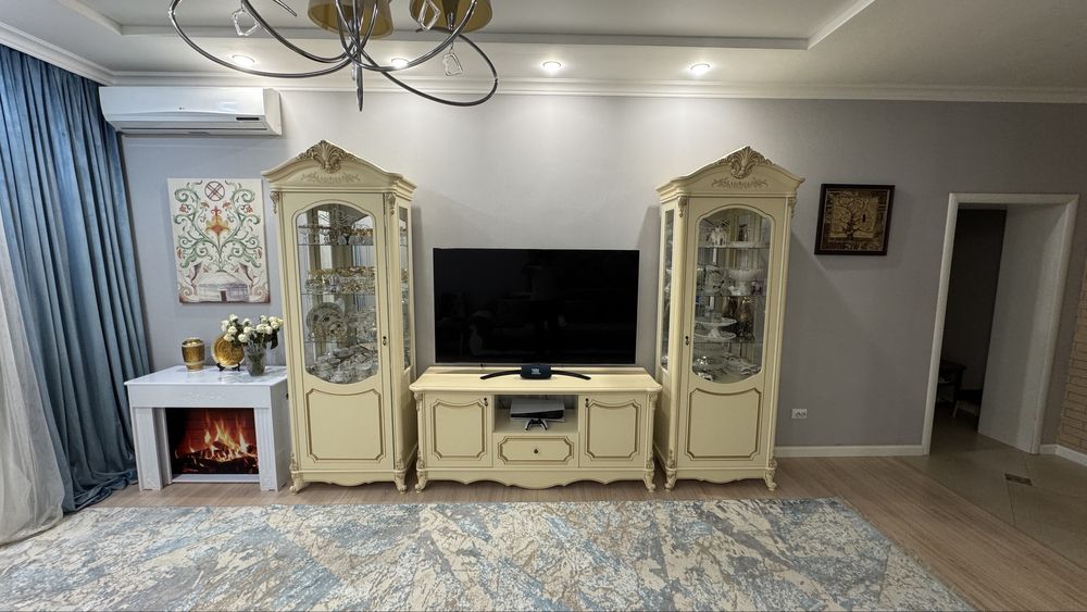 Продается сервант Мона Лиза ТВ Группа Крем