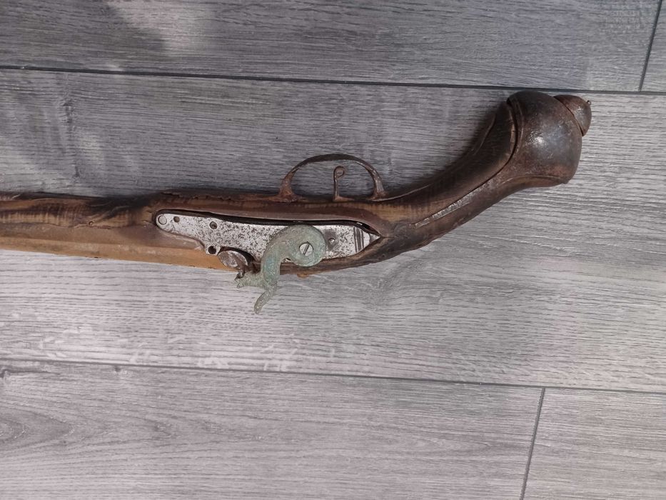 Стар капсулен пищов