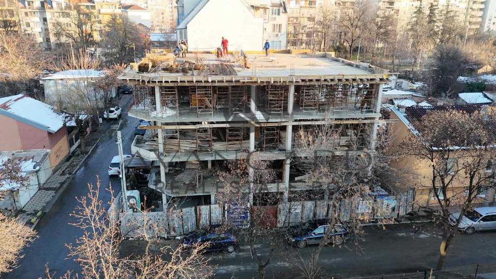 Продава се Едностаен апартамент в Пловдив, Кючук Париж - 64 кв.м за 706 €/кв.м - Снимка #1