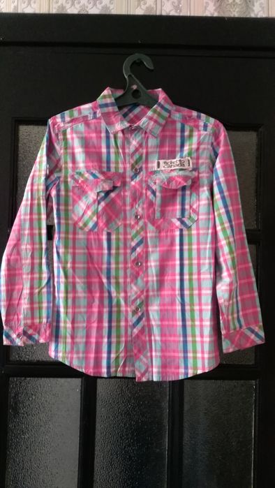 Продам рубашки школьные.