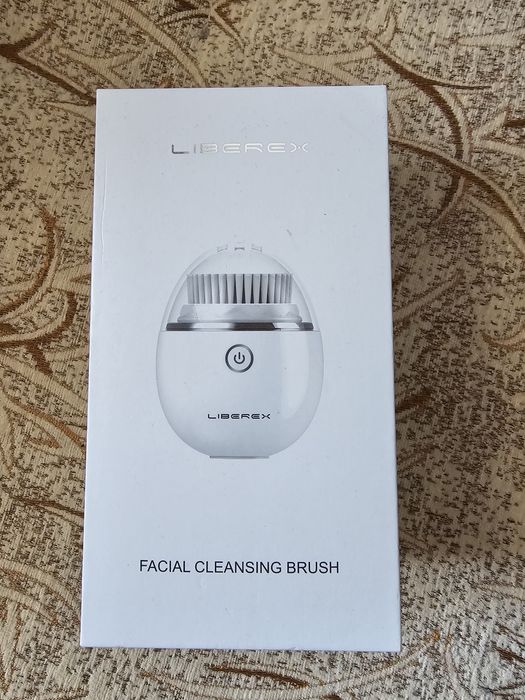 Aparat masaj facial si curățare ten