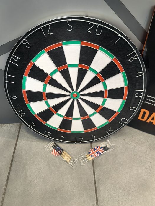 Дартс дървен Със 6 бр. стрелички