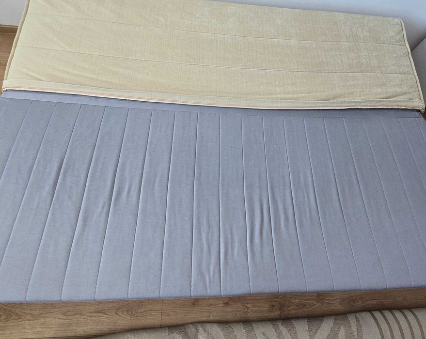 Vând canapea extensibilă, confortabilă (4 locuri)