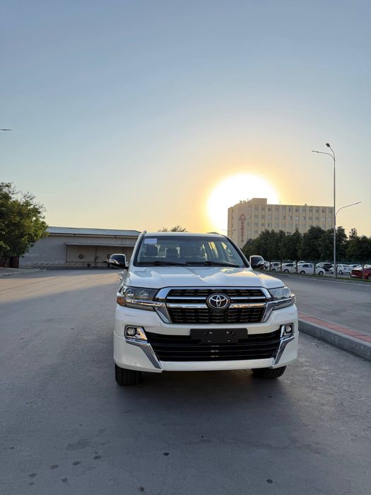 Toyota Land Cruiser 200