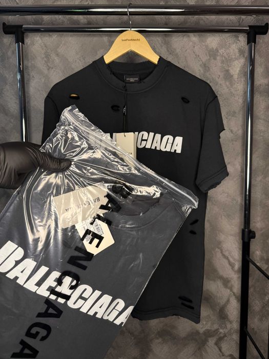 Tricou Balenciaga