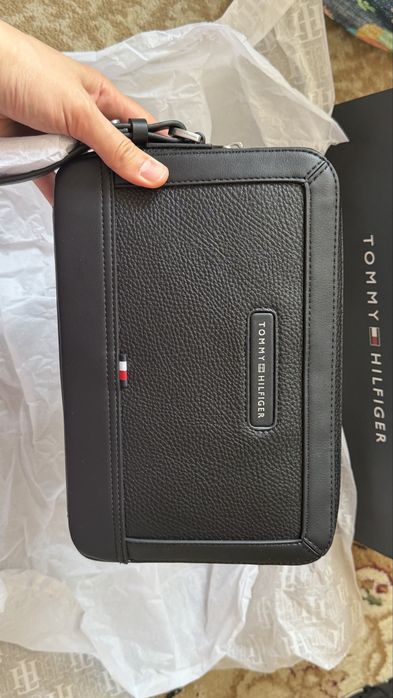 Продам Барсетку-органайзер Tommy Hilfiger TH Central Pouch