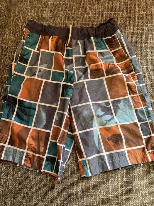 Продам шорты для плавания