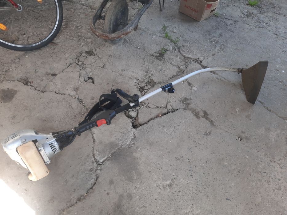 Vând motocositoare