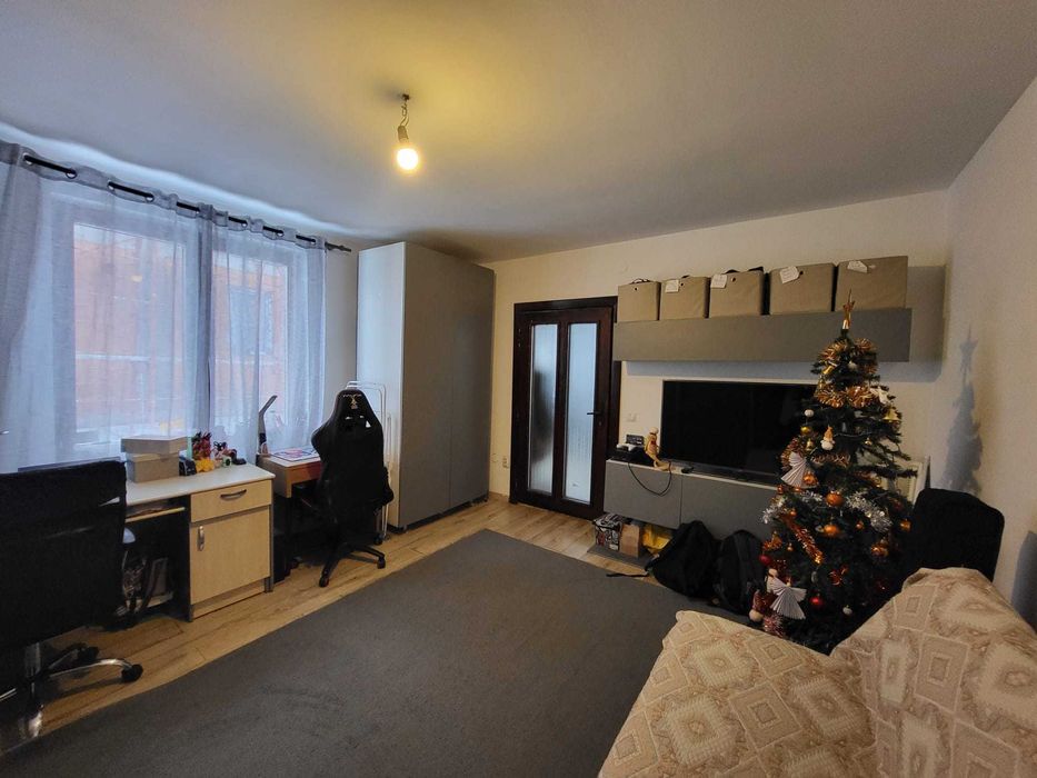 Inchiriez casa la pret de apartament