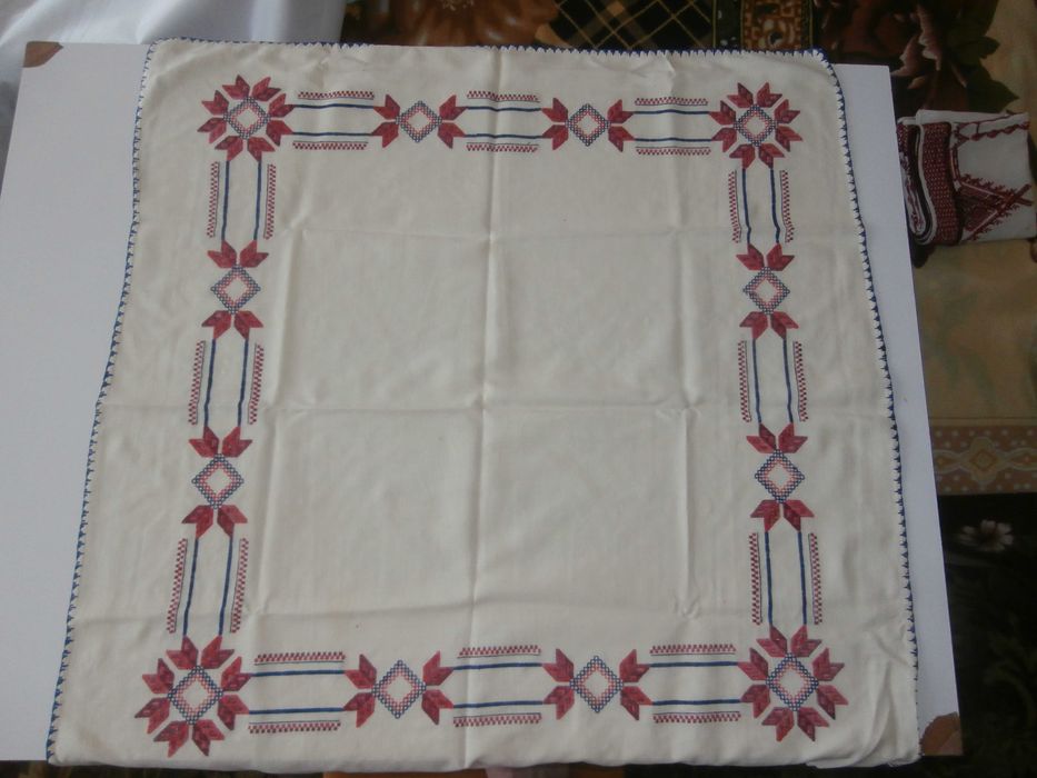 Домашно изработени ретро аксесоари за мебели и други от това време